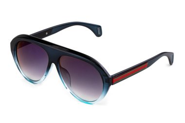 Beyaz arka planda izole serin güneş gözlüğü. Kırpma pat ile