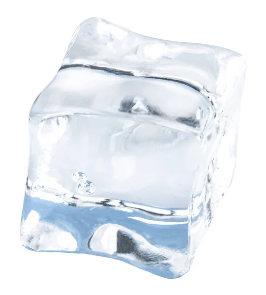 Cubetti di ghiaccio isolati su sfondo bianco. Tagli di ritaglio — Foto Stock