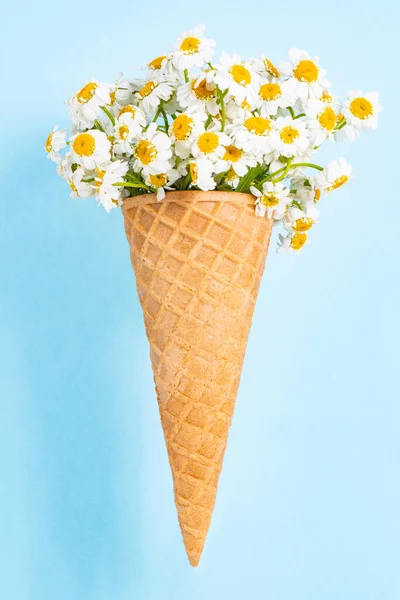 Frühstück Pfannkuchen Mit Beeren Auf Einem Hölzernen Hintergrund Kopierraum Ansicht — Stockfoto