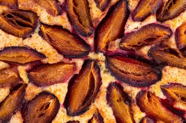 Erikli turta yakın çekim. Erikli kek dokusu.