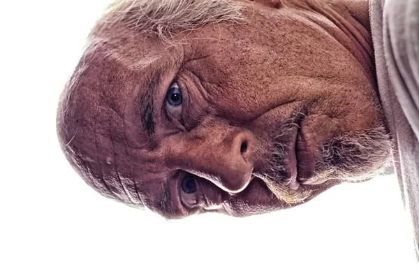 Χιουμοριστικό Εξαιρετικά Λεπτομερές Πορτρέτο Του Παλαιότερα Λευκό Άνδρα Γκρίζα Μαλλιά — Φωτογραφία Αρχείου
