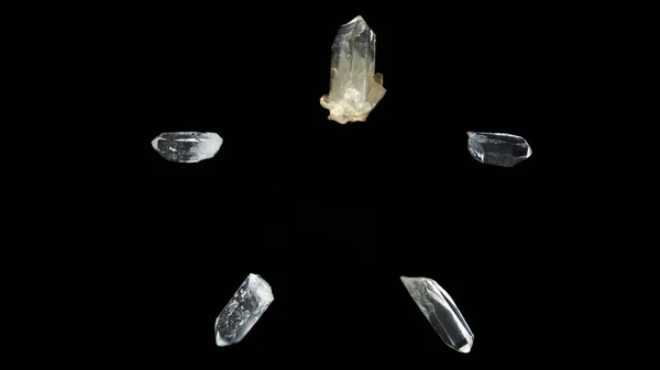 Cinq Points Cristal Quartz Clair Sur Fond Noir Formant Pentagramme — Photo