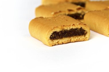 İncir bar kurabiye değil izole kopya alanı, beyaz zemin üzerine yakın çekim.