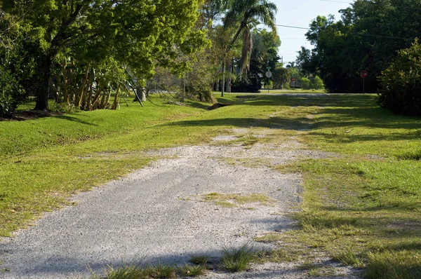 Estrada lateral abandonada vazia — Fotografia de Stock