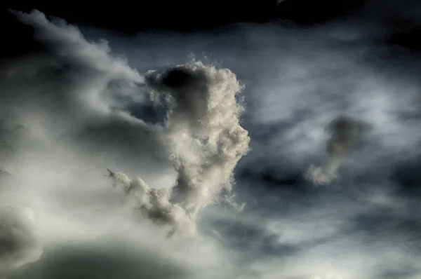 HDR estilizado nubes de tormenta de ciencia ficción —  Fotos de Stock