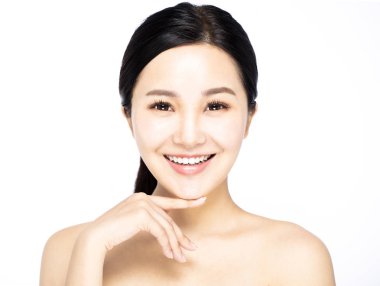 Genç, gülümseyen yüzü kapat.