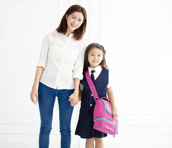 Mutter Hält Hand Ihrer Tochter Bereit Zur Schule Gehen — Stockfoto
