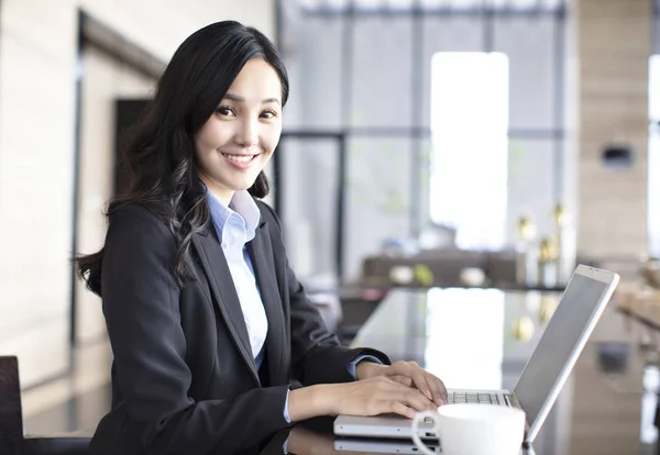 Smiling Asian Businesswoman Office — Stock Photo, Image