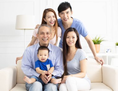 Üç nesil portre Asya Aile