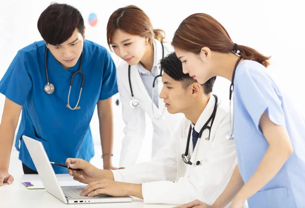 Young Medical Team Meeting Office — Stock Photo, Image