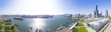 Kaohsiung şehir ve liman hava görünümünü. Tayvan.