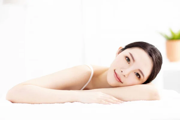 Beautiful Young Woman Clean Perfect Skin — Stock Photo, Image