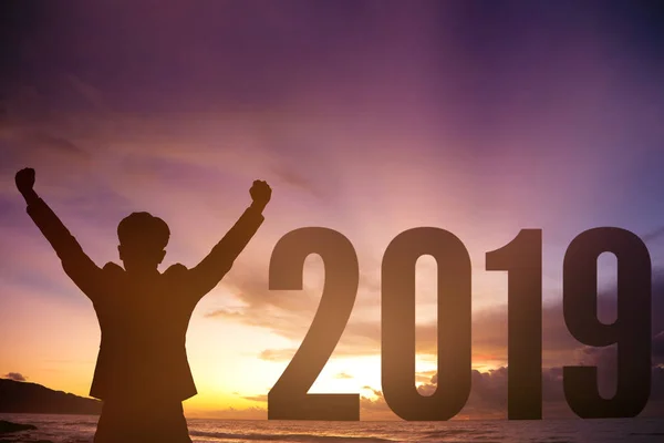Başarılı Adamı 2019 Yeni Yıl Konseptiyle — Stok fotoğraf
