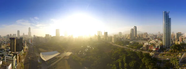 Flygfoto Över Central Park Kaohsiung City Vid Solnedgången Taiwan — Stockfoto