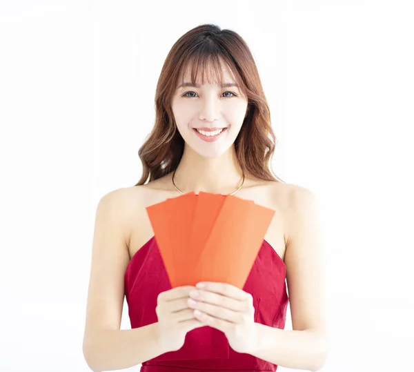 Sonriente Mujer Asiática Mostrando Rojo Sobre Para Suerte — Foto de Stock