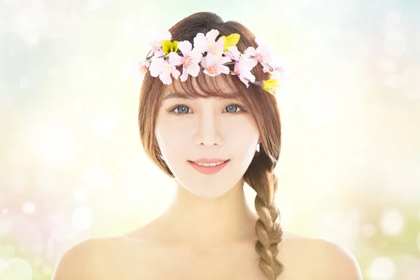 Nahaufnahme Junge Schönheit Gesicht Mit Frühling Hintergrund — Stockfoto