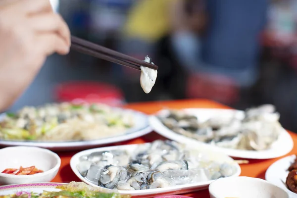 Austern Und Essstäbchen Taiwanesisches Essen — Stockfoto