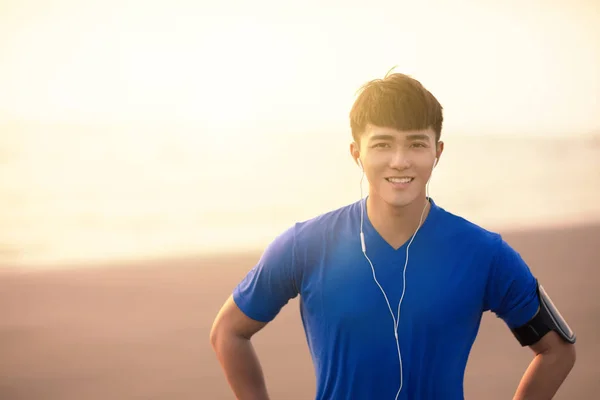 Portrait Of Athletic Man After Jogging On Beach — Stock Photo, Image