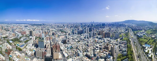 Flygfoto över Kaohsiung city. Taiwan. — Stockfoto