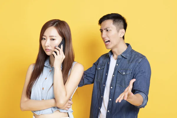 Young couple having argument and conflict — Stock Photo, Image