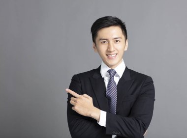 Büyüleyici başarılı genç iş adamı portresi