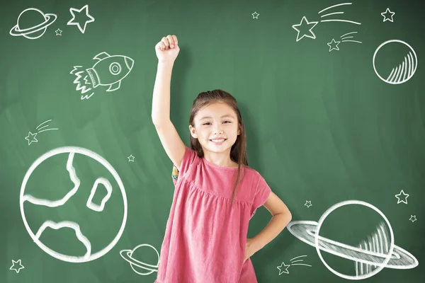 Menina feliz Sonhando para explorar conceitos espaciais — Fotografia de Stock