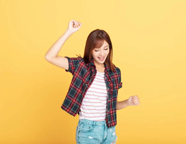 Hermosa feliz joven asiático mujer bailando — Foto de Stock