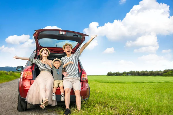 Família Feliz Viagem Carro Divertindo Com Férias Verão — Fotografia de Stock