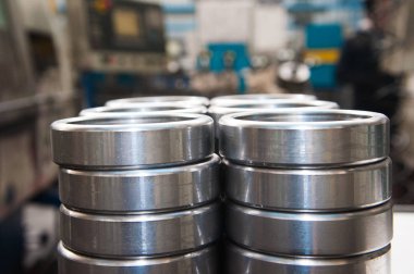 Yatakları imalatı. Makine çelik fabrika üretim hattı