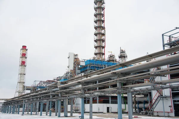 Und Gas Industriell Raffinerie Anlage Tagsüber — Stockfoto