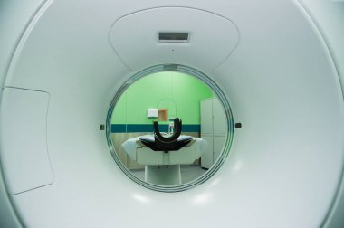 Modern klinikteki ameliyathane.