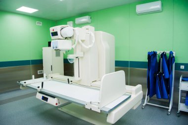 Modern klinikteki ameliyathane.
