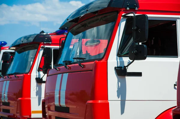 Автомобільний Басейн Пожежними Двигунами Пожежного Відділення — стокове фото