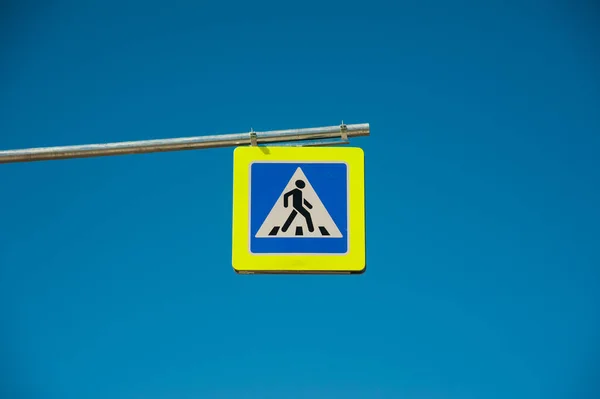 Verkeersbord Tegen Hemel Voetgangersoversteekplaats — Stockfoto