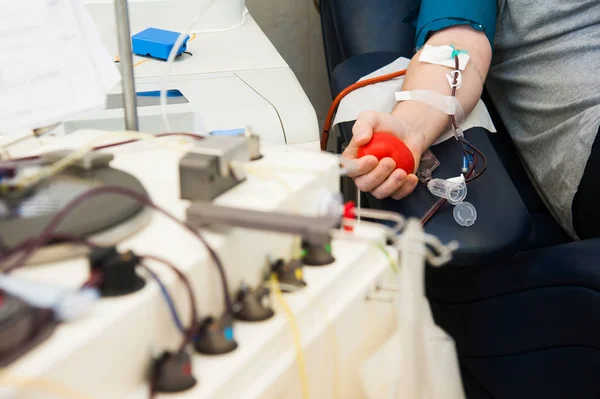 Kan Nakli Sırasında Doktor Hastanedeki Donörden Alınan Kan Bağışı Ünitesi — Stok fotoğraf