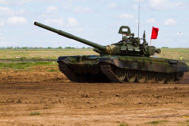 Ordu tank. Askeri eğitim. Yaz askeri tatbikatları.