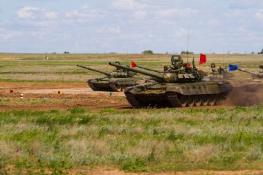 Ordu tank. Askeri eğitim. Yaz askeri tatbikatları.