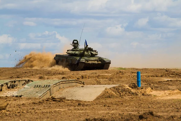 Ordu tank. Askeri eğitim. Yaz askeri tatbikatları.