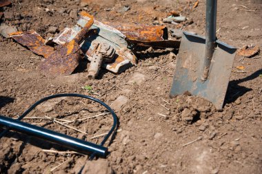 Kazılar sırasında Dünya Savaşı savaş alanında bulunan nesneler