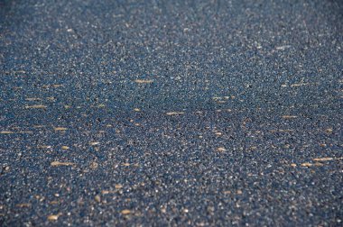 Yol silindirleri yeni yol inşaatında çalışıyor.