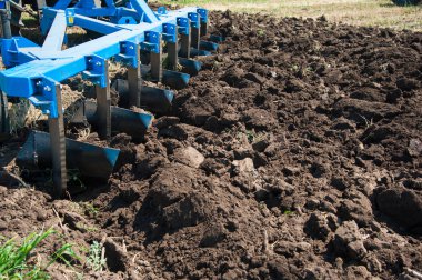 Çiftçilik yaparken traktör