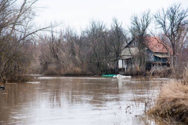 Nehir üzerinde sprin Flood