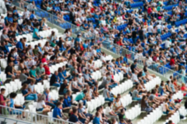 Homályos tömeg a nézők egy stadion — Stock Fotó