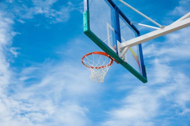 Basketbol tahta üzerinde gökyüzü