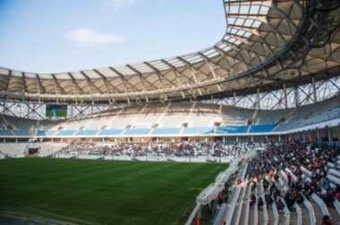 Futbol alan stadyum ve stadyum koltukları görünümü