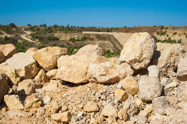 Production of stone at a forsaken quarry — Stock Photo, Image