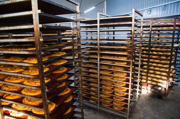 Boulangerie. Production de pain, petits pains, tartes et biscuits — Photo