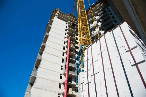 Construcción de edificios residenciales de varios pisos —  Fotos de Stock