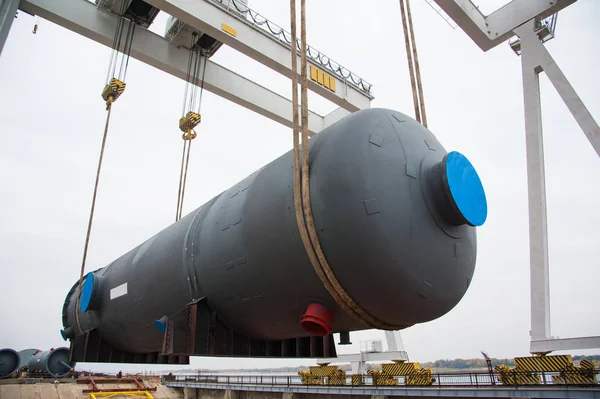 Liman Portal Vinci bir tank kabı hareket ettirecek