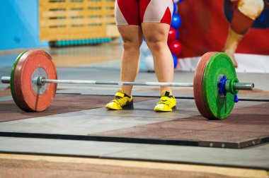 powerlifter bodur rekabet deadlift adam